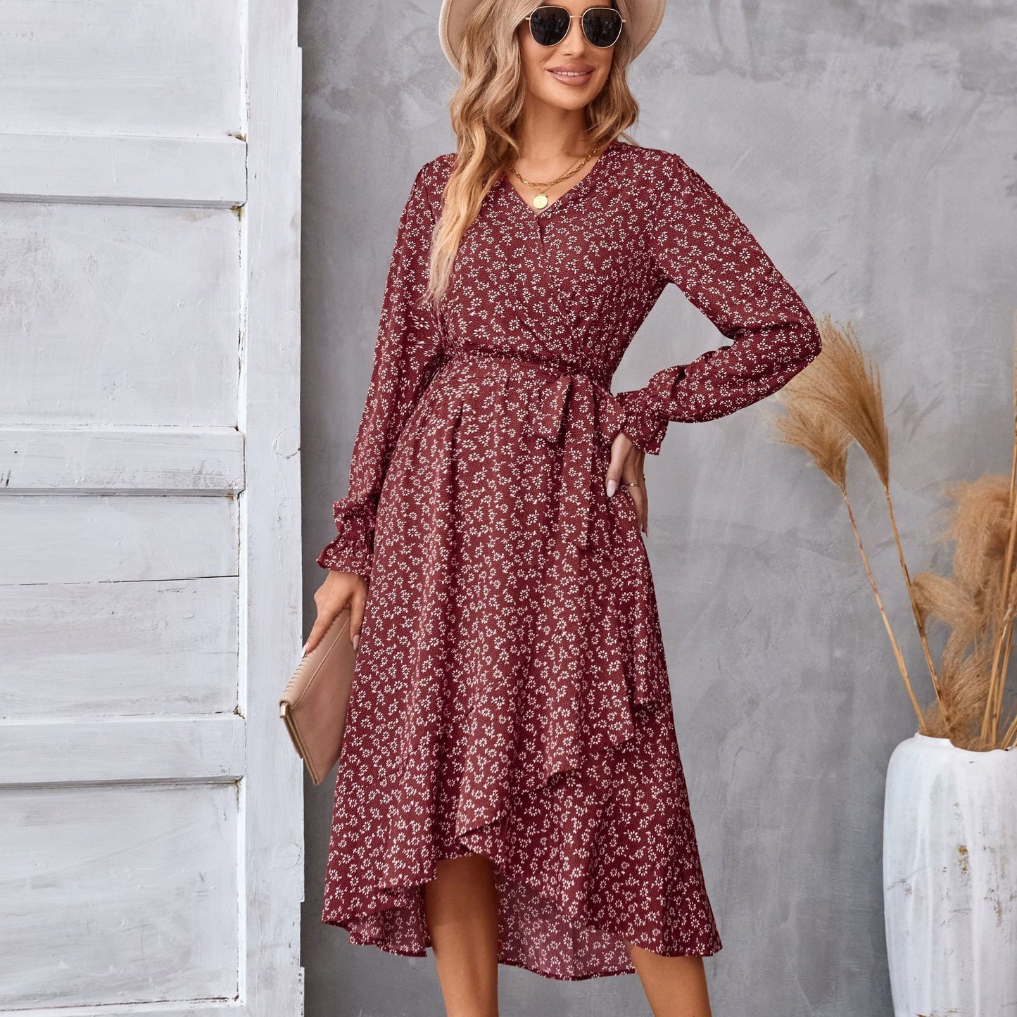 Robe Élégance Florale Manches Longues et Volants