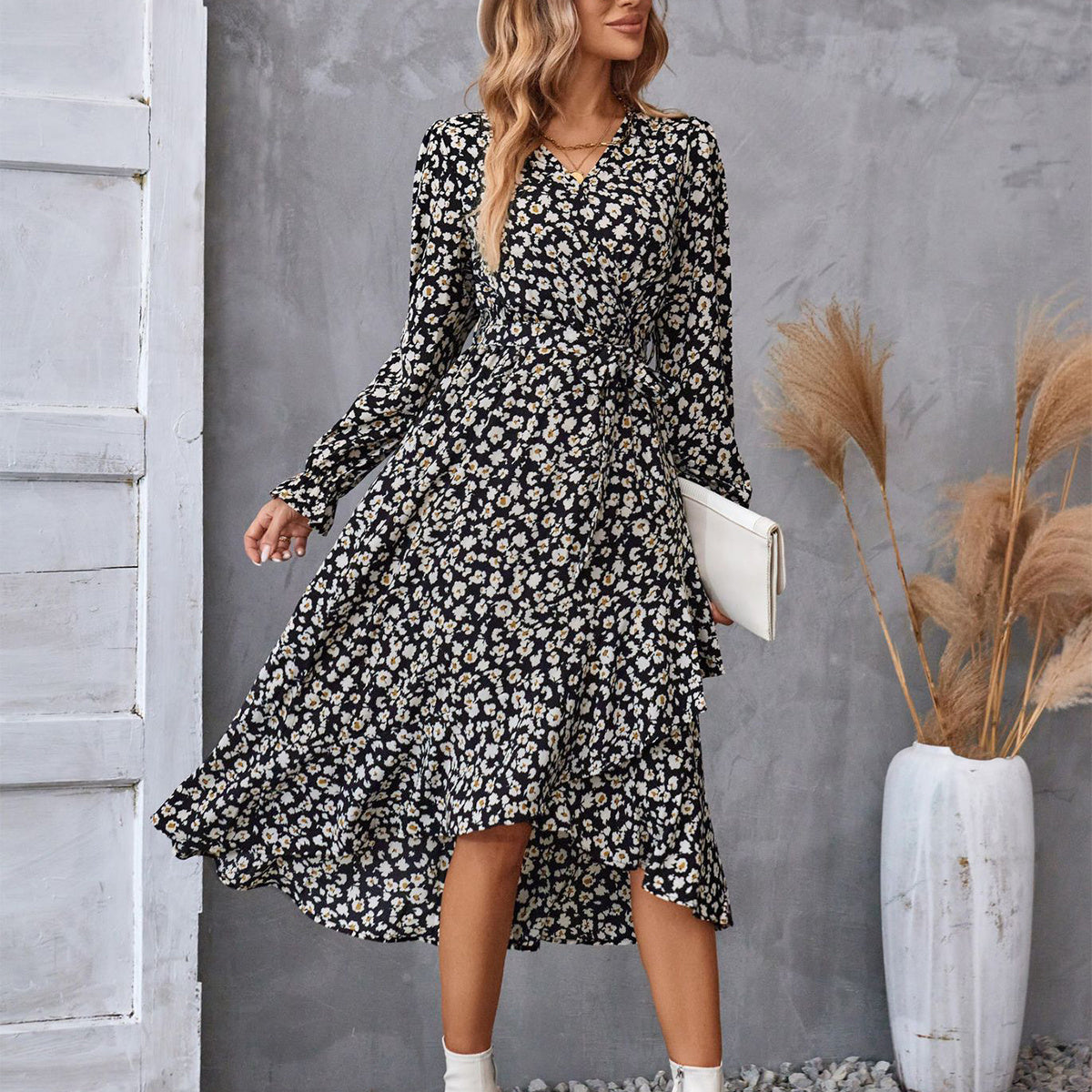 Robe Élégance Florale Manches Longues et Volants